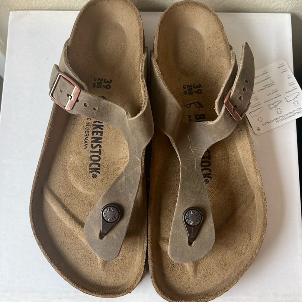 Birkenstock Gizeh Oiled Leather Tobacco Brown size 8/39 Regular fit NWT and Box